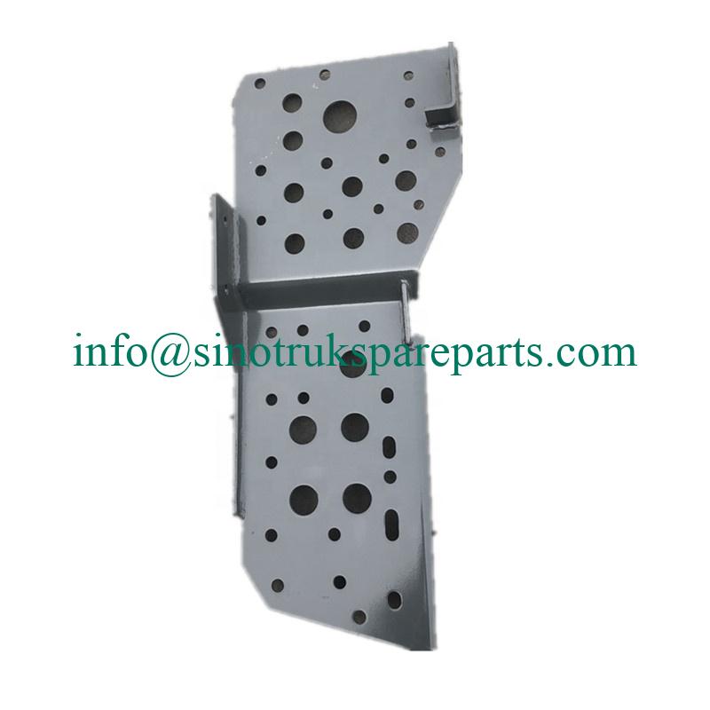 Suku cadang truk Sinotruk HOWO Braket bumper WG9525930106