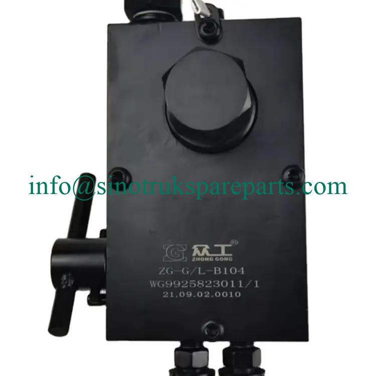 Bơm dầu nâng bằng tay WG9925823011 HOWO T5G