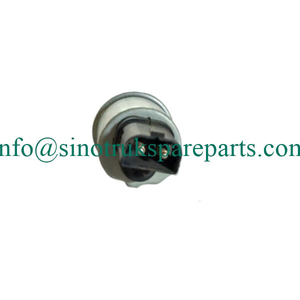 suku cadang sinotruk howo sensor tekanan oli VG15400090060